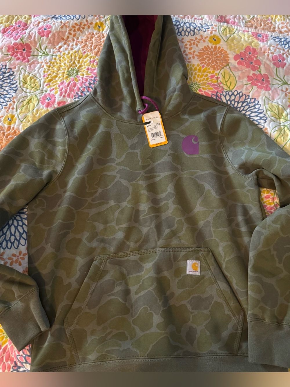 NWT small camo carhartt women’s sweatshirt
